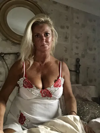 OnlyFans account  porscha21 header 2