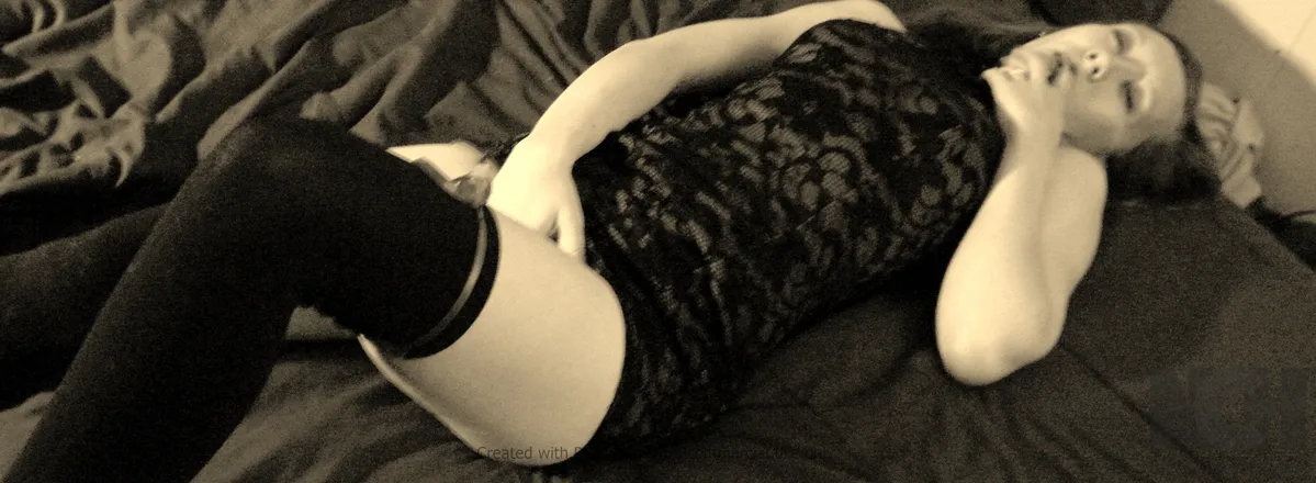OnlyFans cuenta naughtylilwolf header 2