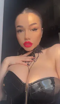 OnlyFans cuenta nikibryce avatar 1