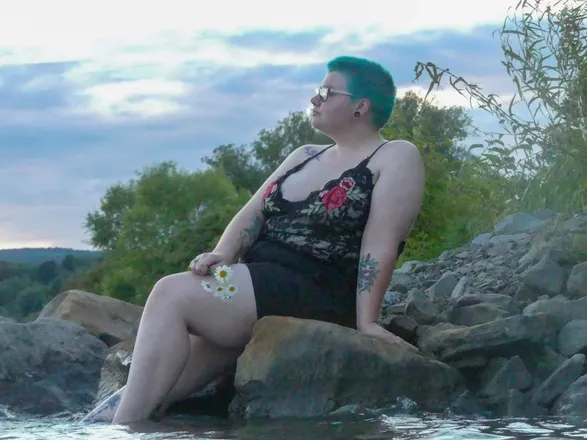 OnlyFans cuenta emberdoesthings header 2