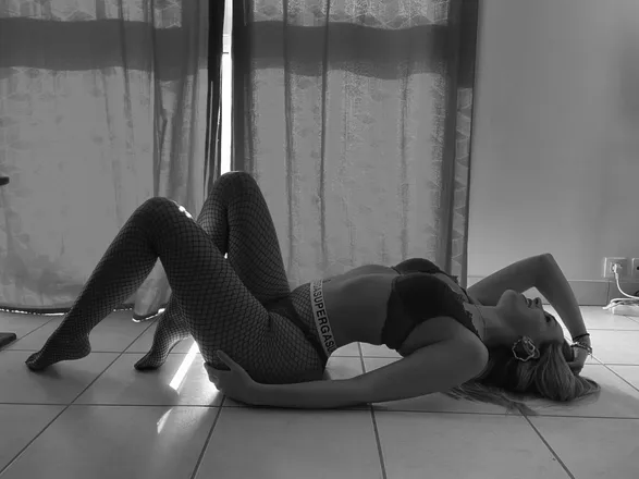 OnlyFans cuenta prettynormande header 2