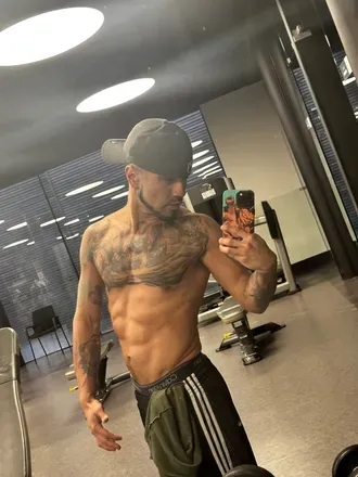 OnlyFans account  xinitocm avatar 1
