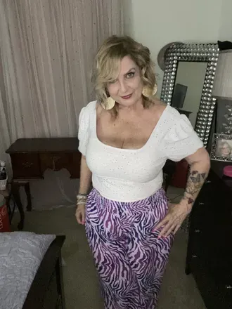 OnlyFans account  ranayloves header 2