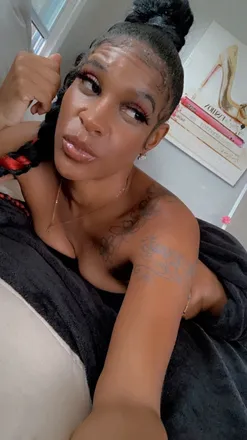 OnlyFans cuenta superfreakmonae header 2
