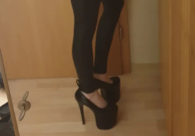 OnlyFans account  luna_frozen94 header 2