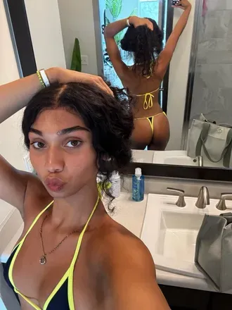 OnlyFans cuenta victoriapestelle header 2