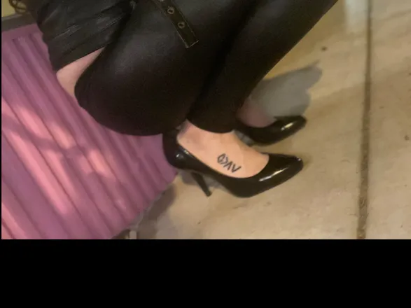 OnlyFans account  okiegirlinheels header 2