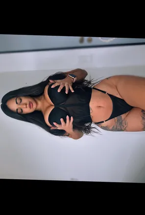 OnlyFans cuenta morenaaa_a header 2