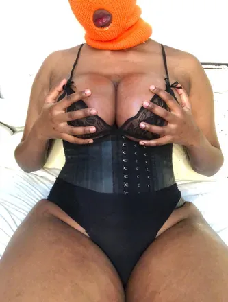 OnlyFans cuenta bigtitti3barbie avatar 1