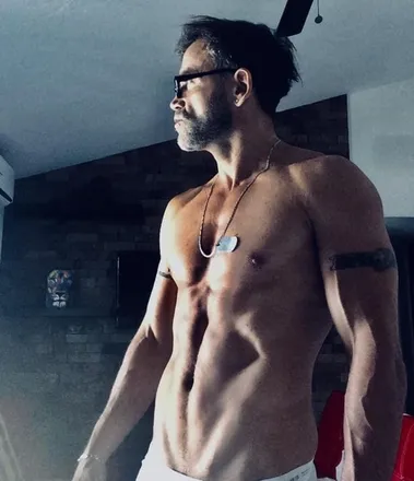 OnlyFans account  u140684123 header 2