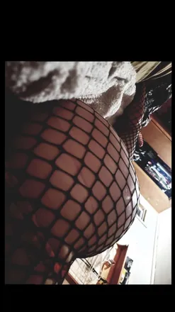 OnlyFans account  lookingfora3rd header 2