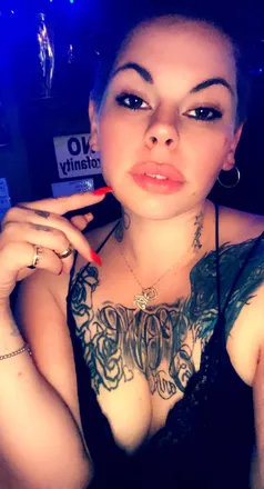 OnlyFans cuenta saraissabaddie23 header 2