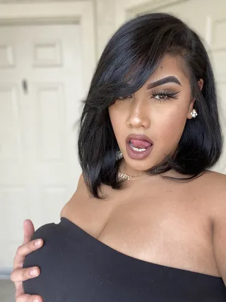 OnlyFans account  polymxmi avatar 1