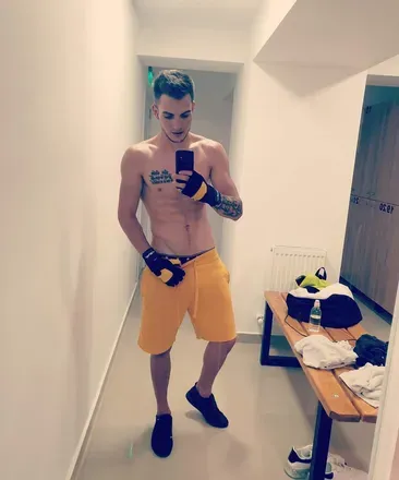 OnlyFans cuenta mario_97 header 2