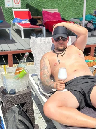 OnlyFans cuenta alex9204 header 2