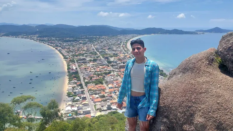 OnlyFans cuenta soy_guillex header 2