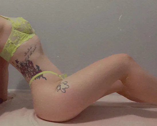 OnlyFans cuenta littlepeachyraven header 2