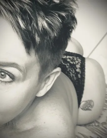 OnlyFans cuenta juju_bee0022 header 2