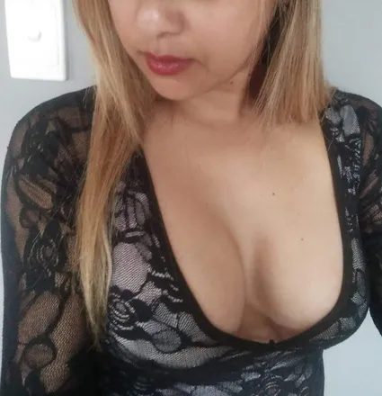 OnlyFans cuenta therealsecrethotwife avatar 1
