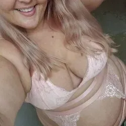 OnlyFans cuenta libationsandlingerie avatar 1