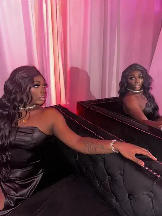 OnlyFans cuenta madamqmonroe header 2