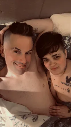 OnlyFans account  akronqueercpl header 2