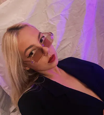 OnlyFans account  mayardi avatar 1
