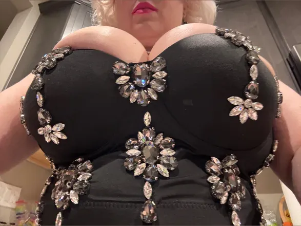 OnlyFans cuenta curvymmonroefree avatar 1
