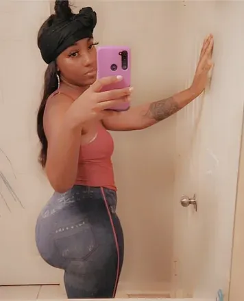 OnlyFans cuenta thickgirlne avatar 1