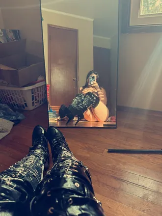 OnlyFans account  dess_a header 2