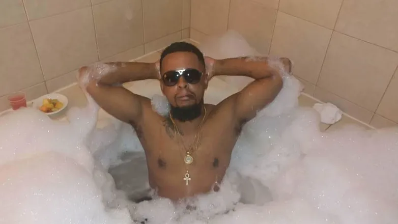 OnlyFans cuenta moormoneyda40 header 2