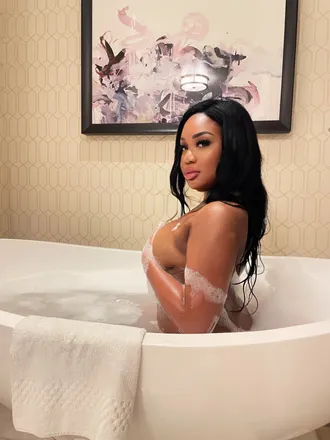 OnlyFans cuenta princesstyyy header 2