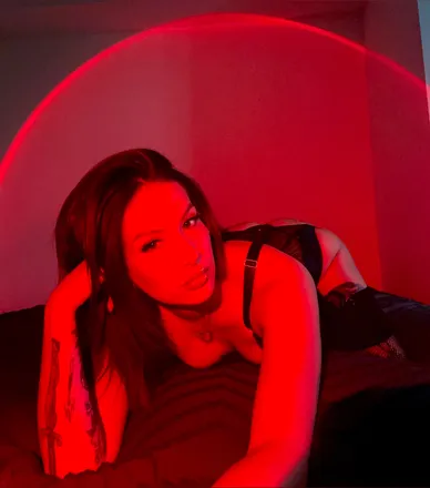 OnlyFans cuenta not_so_shy header 2