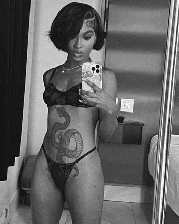 OnlyFans account  bignuni header 2