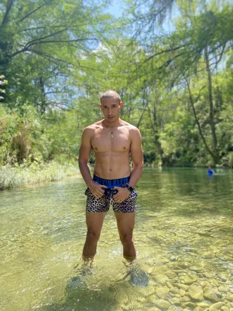 OnlyFans cuenta karlos_avyel header 2