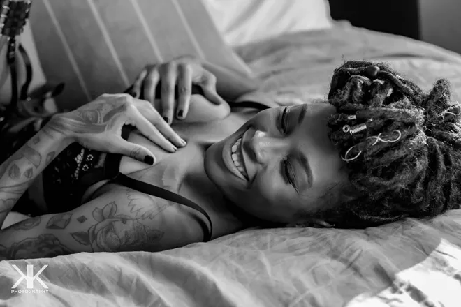 OnlyFans cuenta adrianloveskink header 2