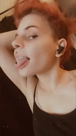 OnlyFans account  little_kitten_girl avatar 1