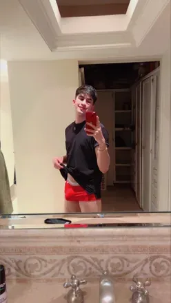 OnlyFans account  rrubenvalenzuel avatar 1