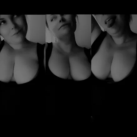 OnlyFans account  marriedmaefree header 2