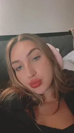 OnlyFans account  sexyskinnytall avatar 1