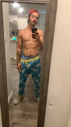 OnlyFans cuenta yourfavhero header 2