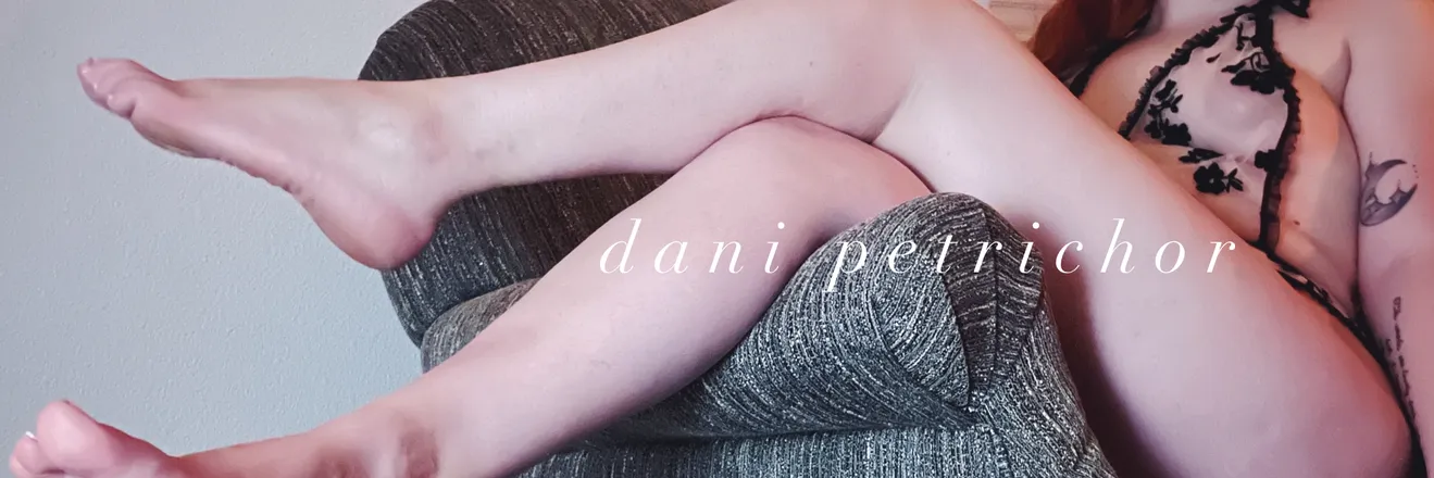 OnlyFans cuenta danipetrichor header 2