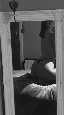 OnlyFans account  islabrown avatar 1