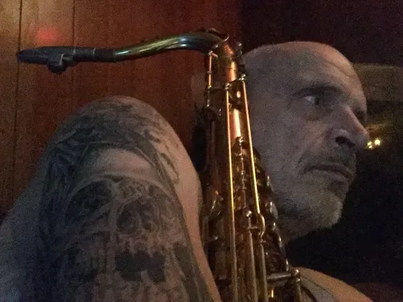 OnlyFans cuenta naughtysaxman avatar 1