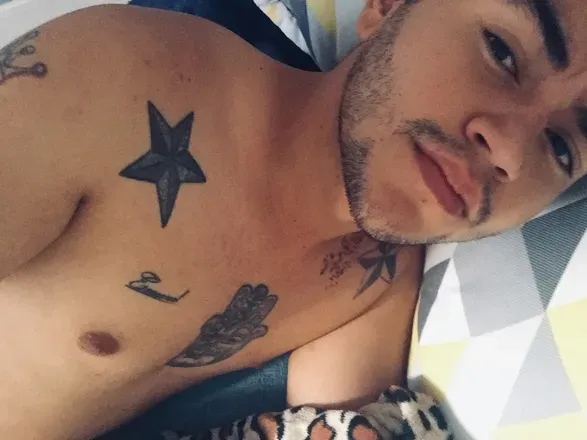 OnlyFans cuenta yamidvs1 header 2