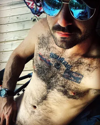 OnlyFans cuenta huckleberry1991 header 2