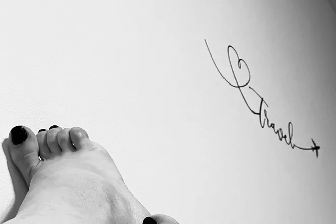 OnlyFans account  delights_of_big_feet header 2