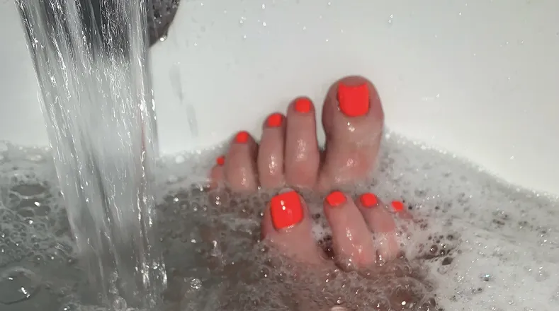 OnlyFans cuenta veryvelvetfeet header 2