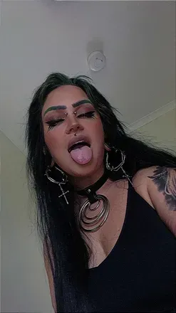 OnlyFans cuenta emi-louu avatar 1