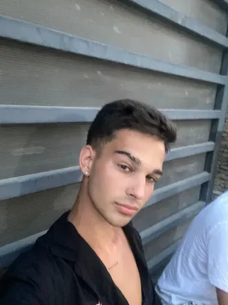 OnlyFans cuenta glaurentiu2004 avatar 1